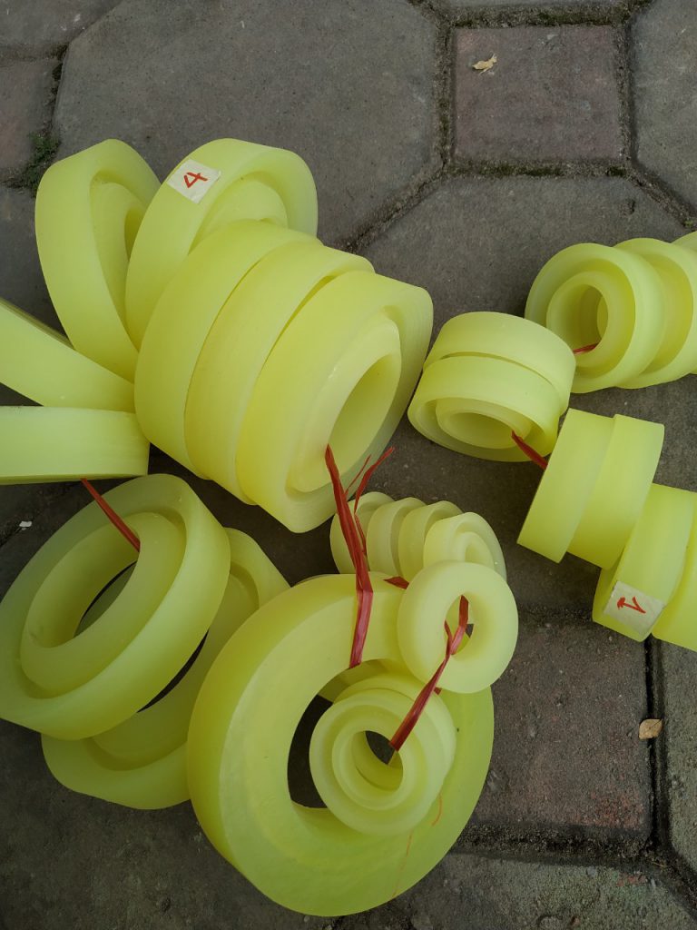 Gia công phớt nhựa chịu nhiệt, chịu mài mòn, chịu hóa chất Teflon, PU, Viton 23 Phot nhua PU chan dau