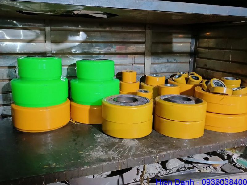 Bánh xe nhựa PU 11 Banh xe nang dien 2