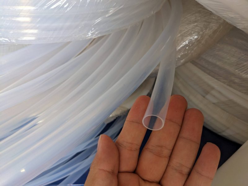 Ống teflon phi 2x4, 4x6, 6x8, 8x10, 10x12 chịu nhiệt màu trắng trong 22 Ong teflon ptfe 10x12 trang trong