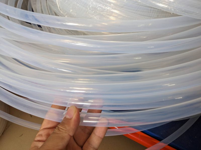 Ống teflon phi 2x4, 4x6, 6x8, 8x10, 10x12 chịu nhiệt màu trắng trong 7 Ong teflon ptfe 8x10 trang trong