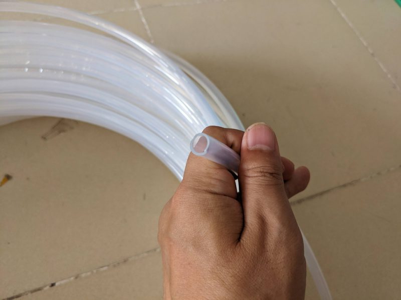 Ống teflon phi 2x4, 4x6, 6x8, 8x10, 10x12 chịu nhiệt màu trắng trong 15 Ong teflon trang trong phi 8