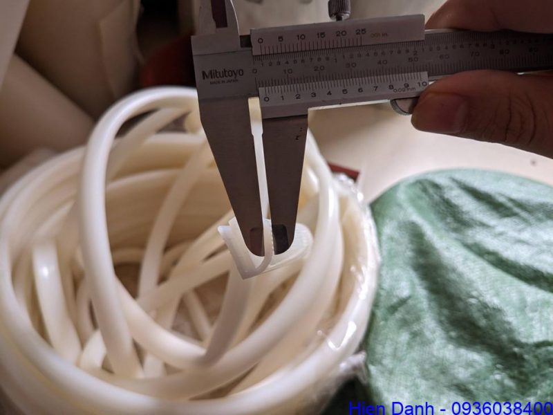 Gioăng silicon chữ E E10, E12, E14, E16, E18, E20, E25 5 Ron chu E silicon